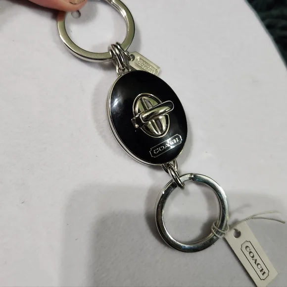 Coach Vintage Valet Turnlock Keychain - Picture 2 of 7